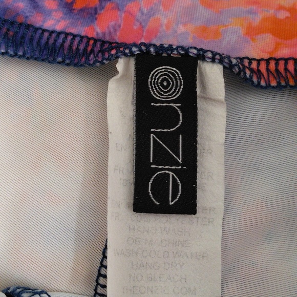 Onzie S/M Watercolor Tie Dye Crop Leggings - Picture 4 of 11